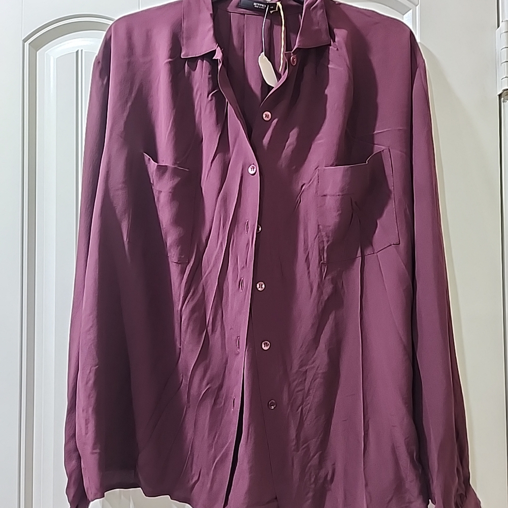 Etro Milano  Deep Burgundy Blouse 100 % Silk The Back Has Ridges.
